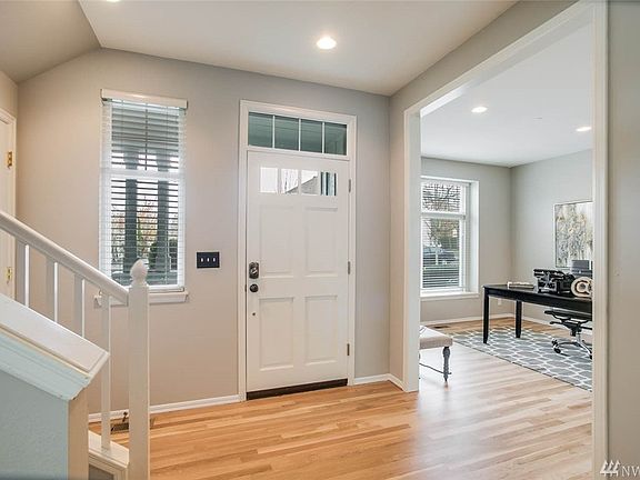 3rd image of 1481 NE Iris St