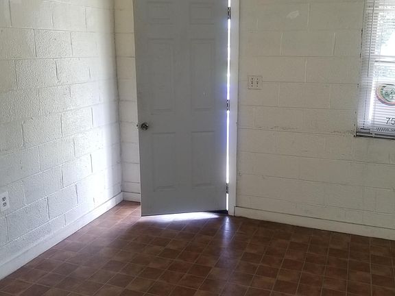 5th image of 713 17th St #A