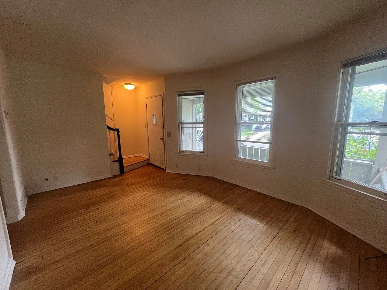4 bed, 1122 sqft, $3,625 — Photo 3