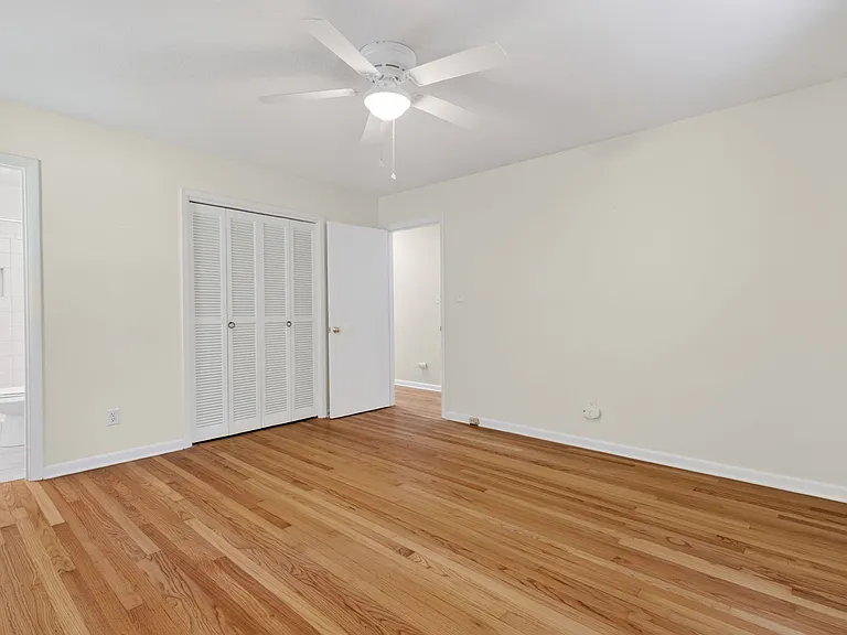 Olive Rd — Photo 18