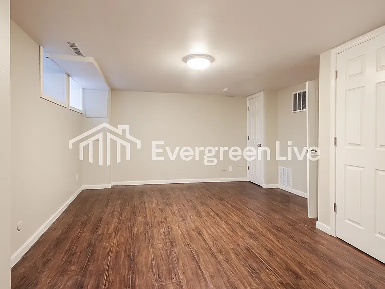 1118 Newfield Rd — Photo 11