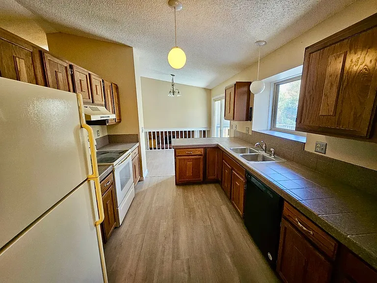 6373 Pulpit Rock Dr — Photo 5