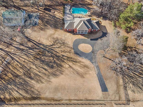 3rd image of 675 Cotton Creek Dr