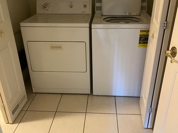 5th image of 3120 Lamborn Ave