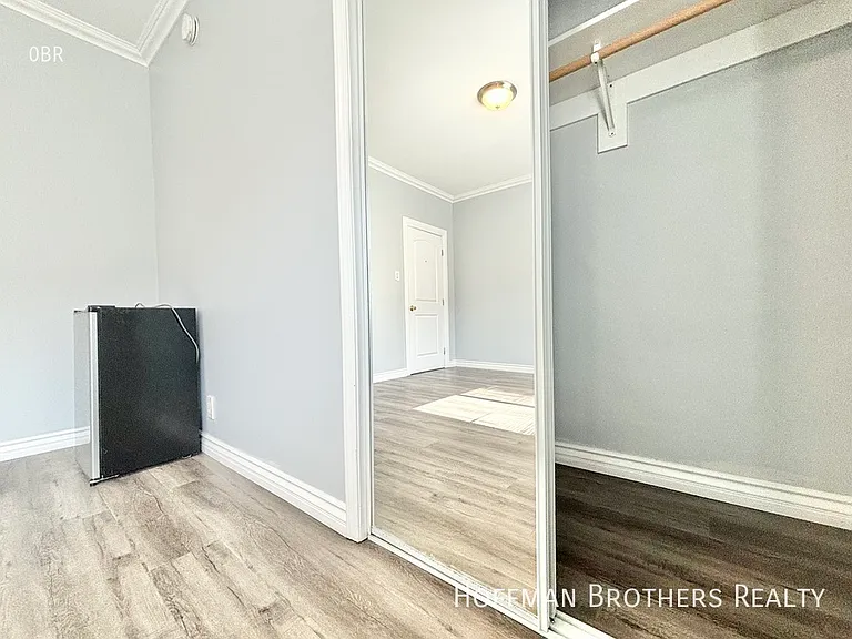2422 Venice Blvd #5 — Photo 3
