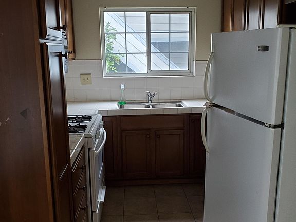 3rd image of 936 Diamond St #1