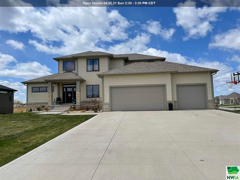 1st image of 614 La Quinta Ct