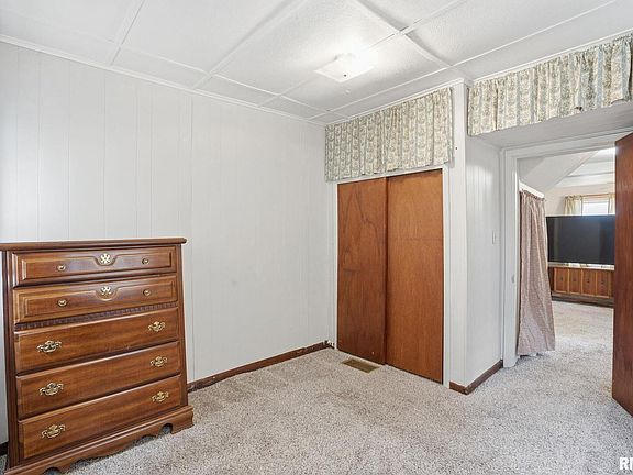 5th image of 2537 Boies Ave