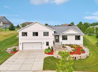 504 Little Fox Trl, Mount Horeb, WI 53572