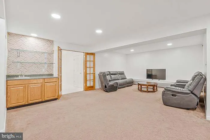 10491 Manns Harbor Ct — Photo 9