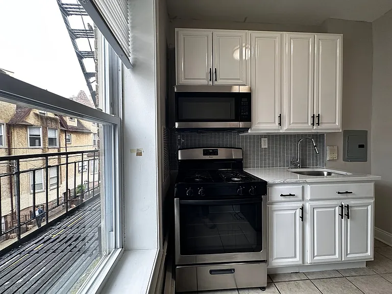 6 Tonnelle Ave #21E — Photo 2