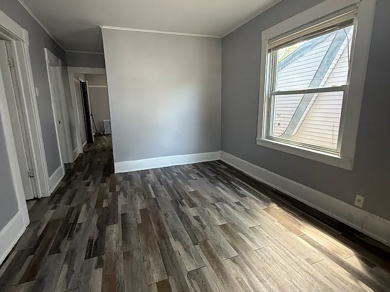 32 Finlay Pl #2L — Photo 5