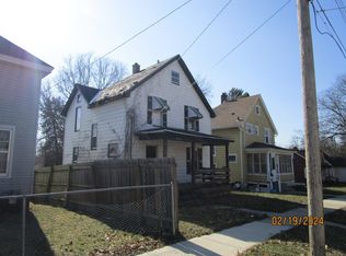 1828 Chestnut St, Rockford, IL 61102