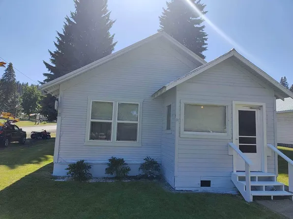 102 N 2nd St, Elk River, ID 83827