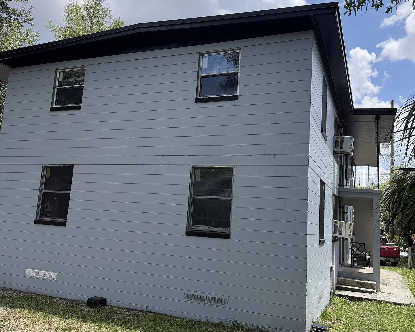 2 bed, 716 sqft, $975 — Photo 2