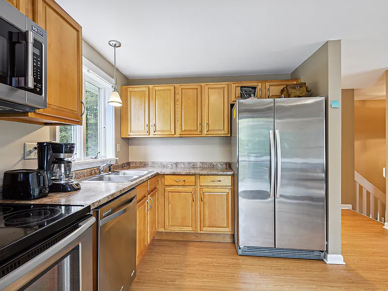 17 Clara Ln #B — Photo 11