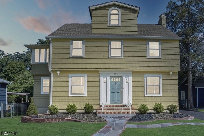 1st image of 136 College Pl