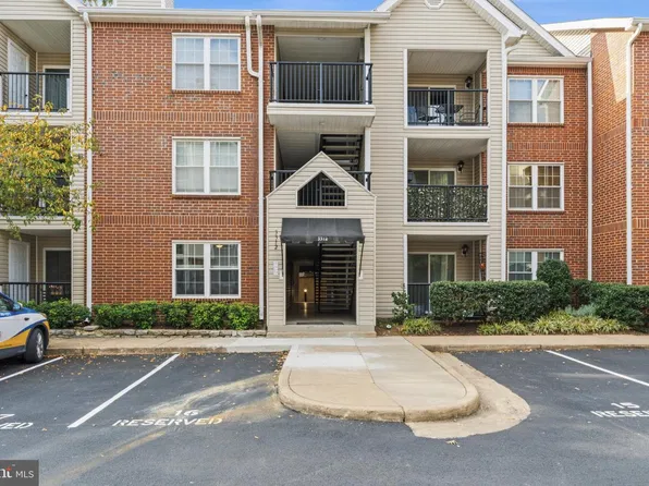 3312 Wyndham Cir APT 108, Alexandria, VA 22302