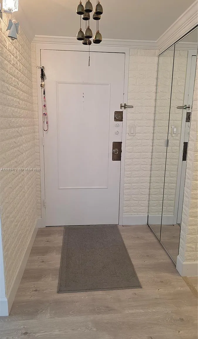 Buckley Towers Condo - Ea — Photo 2