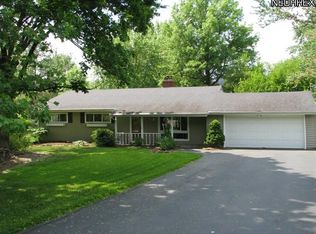 10106 Valley View Rd, Macedonia, OH 44056