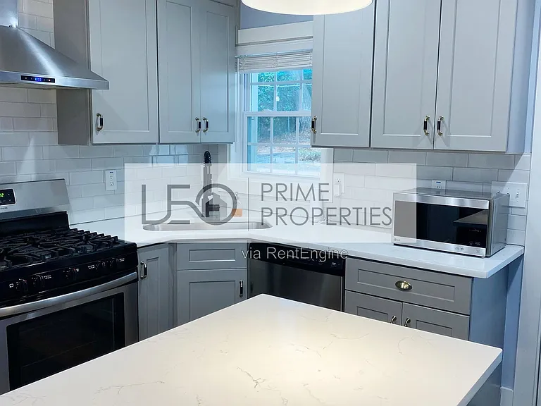 1927 S Gordon St SW — Photo 12
