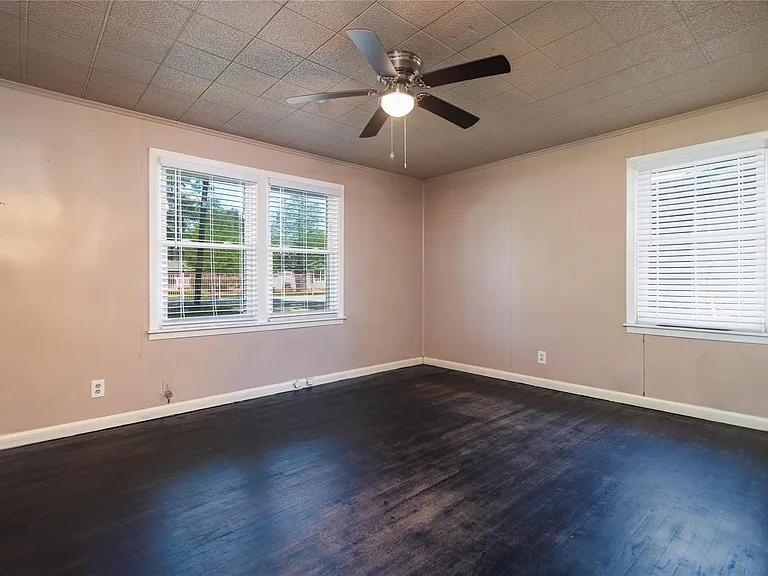 4425 Harding Dr — Photo 13