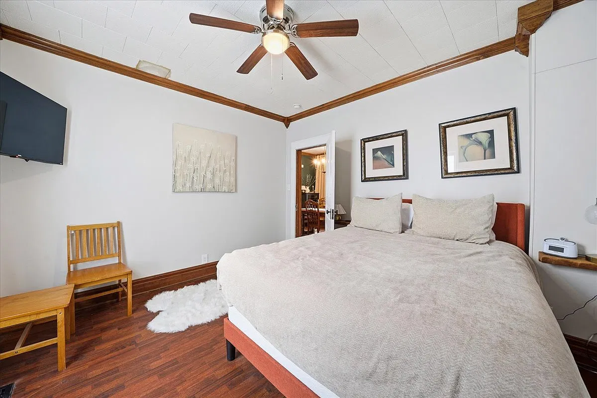 2 bed, 1400 sqft, $2,700 — Photo 1