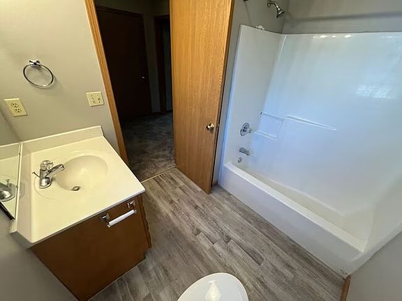 5th image of 2726 Wyndham Ct #19