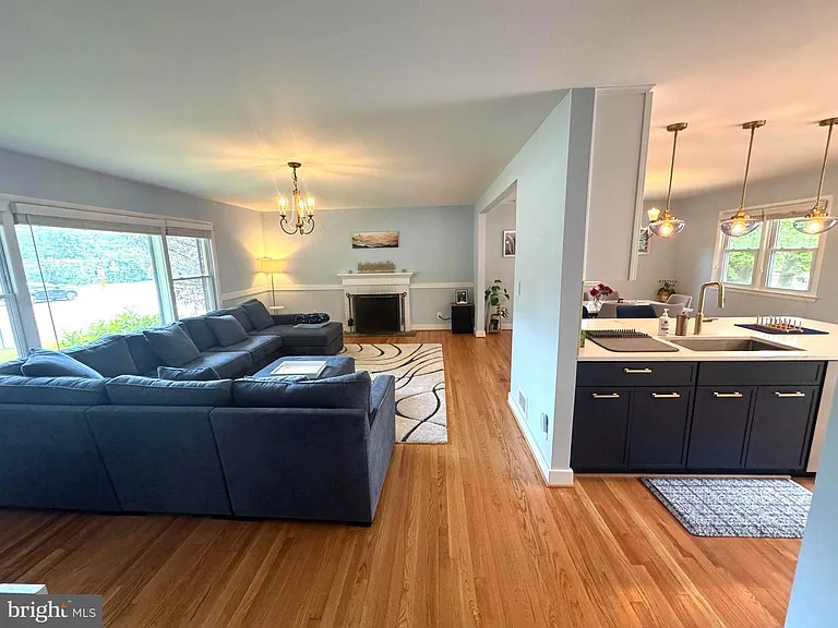 1100 Maple Ave E — Photo 20