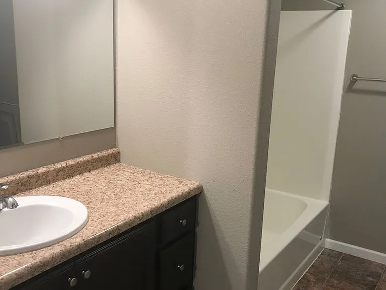 612 Colton St SW — Photo 12