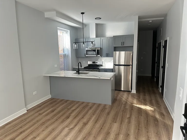 6552 S Champlain Ave #2 — Photo 2