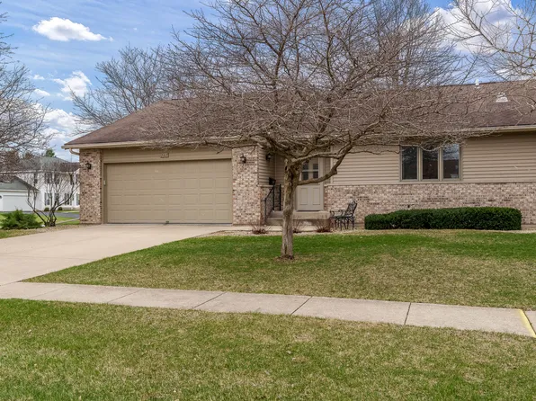 707 Seminole Dr #2, Freeport, IL 61032