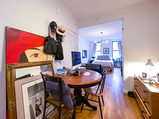 Rented by Compass | media 19