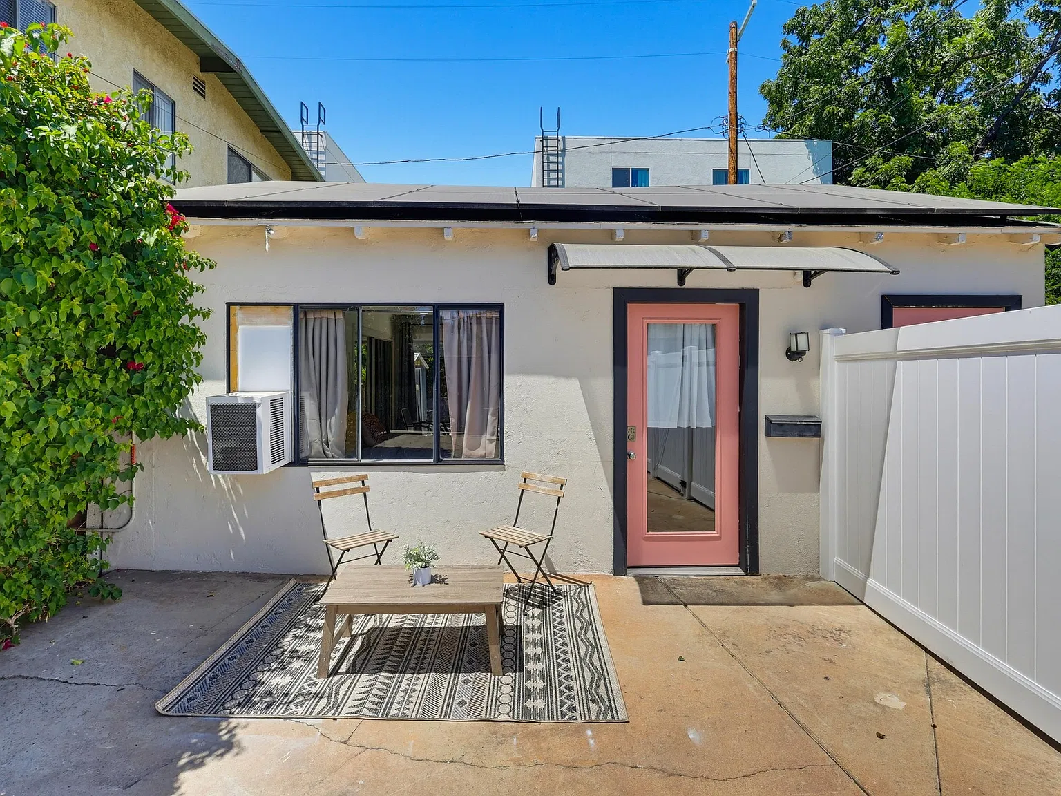 Cumpston St, North Hollywood — Photo 1