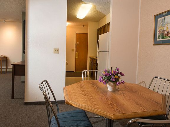 4th image of 411 Wedgewood Dr APT L13