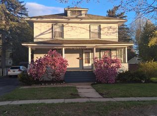 15 3rd St, Malone, NY 12953