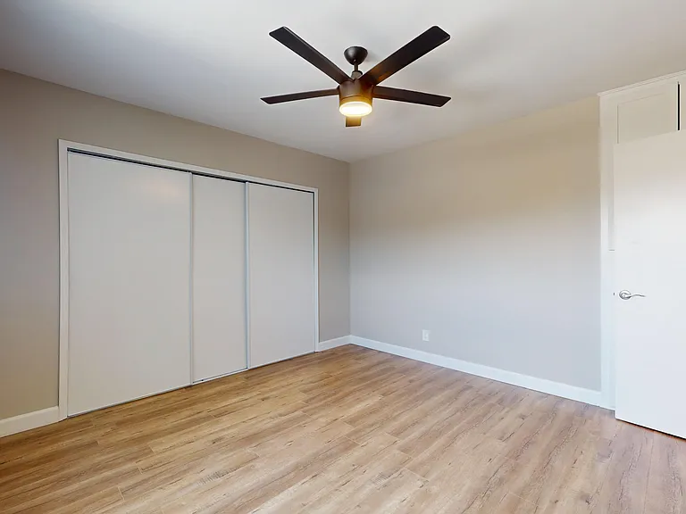 The Capri Apartments — Photo 36