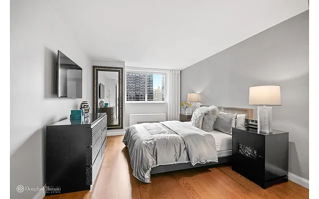 Rented by Douglas Elliman | media 6