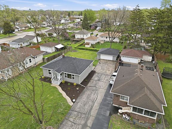 2nd image of 1520 Hosmer St