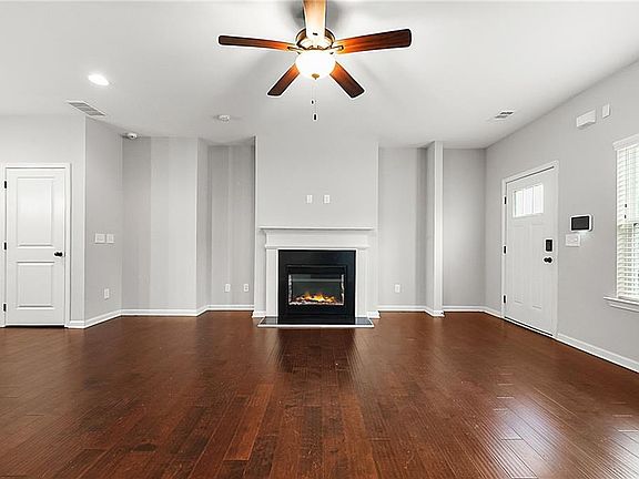 5th image of 841 Ambient Way SW