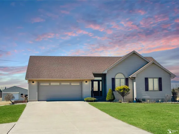 8901 Chinavare Rd, Newport, MI 48166