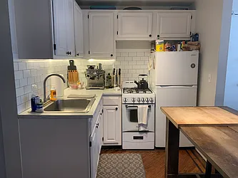 Rented by Green Line Realty