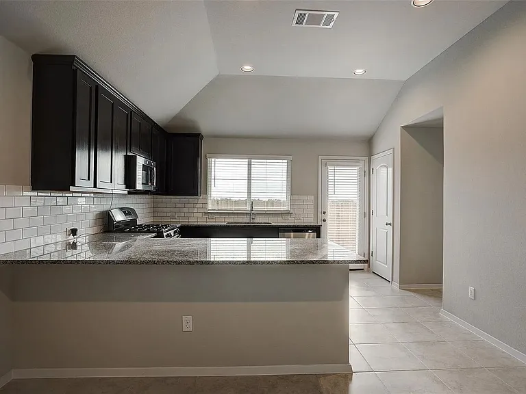 171 White Dunes Dr — Photo 24
