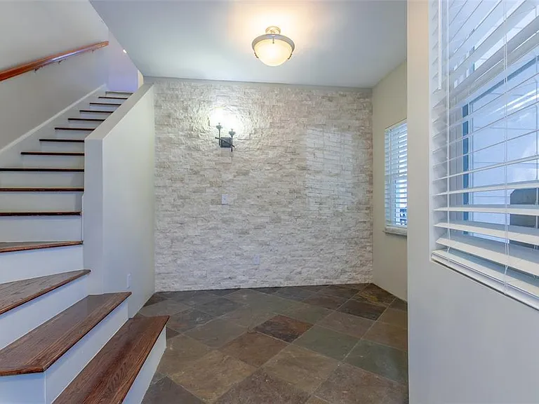 802 8th St N #802 — Photo 3