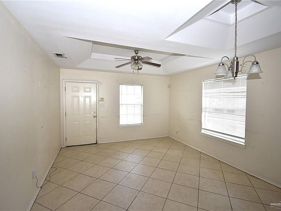 5th image of 214 W Albatross Ave