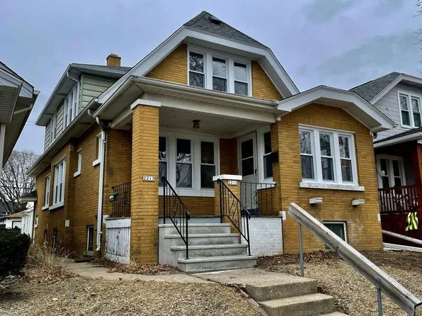 2211 South 72nd STREET #2213, Milwaukee, WI 53219