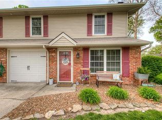502 SW Parkwood Dr, Blue Springs, MO 64014