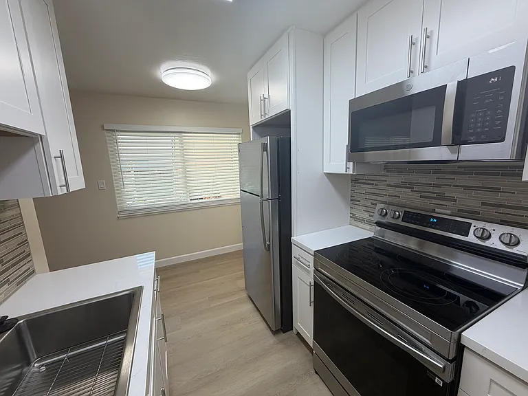 1656 Newhall St #2 — Photo 7