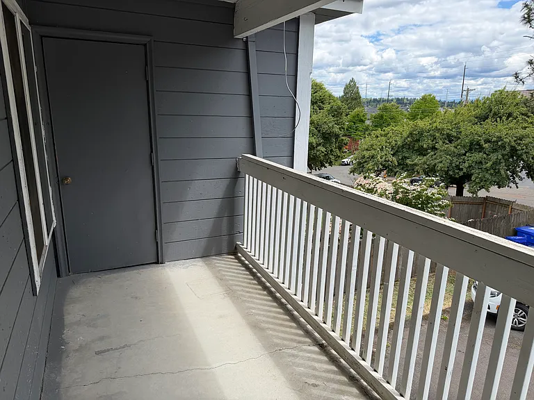 1409 SE Mall St #6 — Photo 17