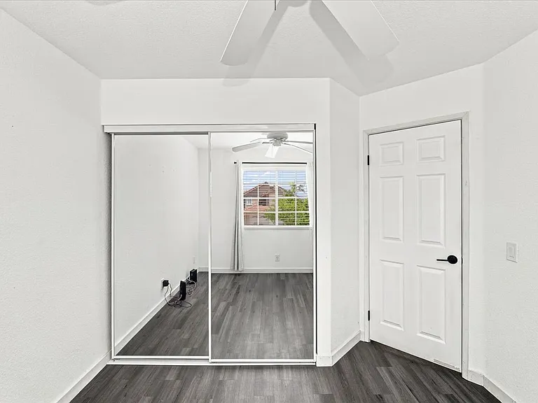 421 Yellowstone Cir — Photo 22